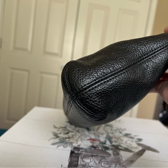 Michael Kors Pebble Leather Clutch Bag - Picture 11 of 14